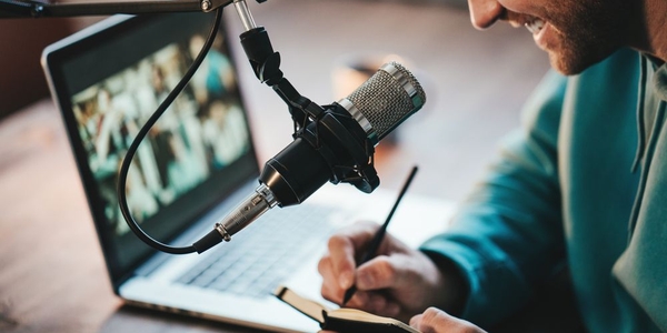 Imagem de: 4 apps para gravar e reproduzir podcasts