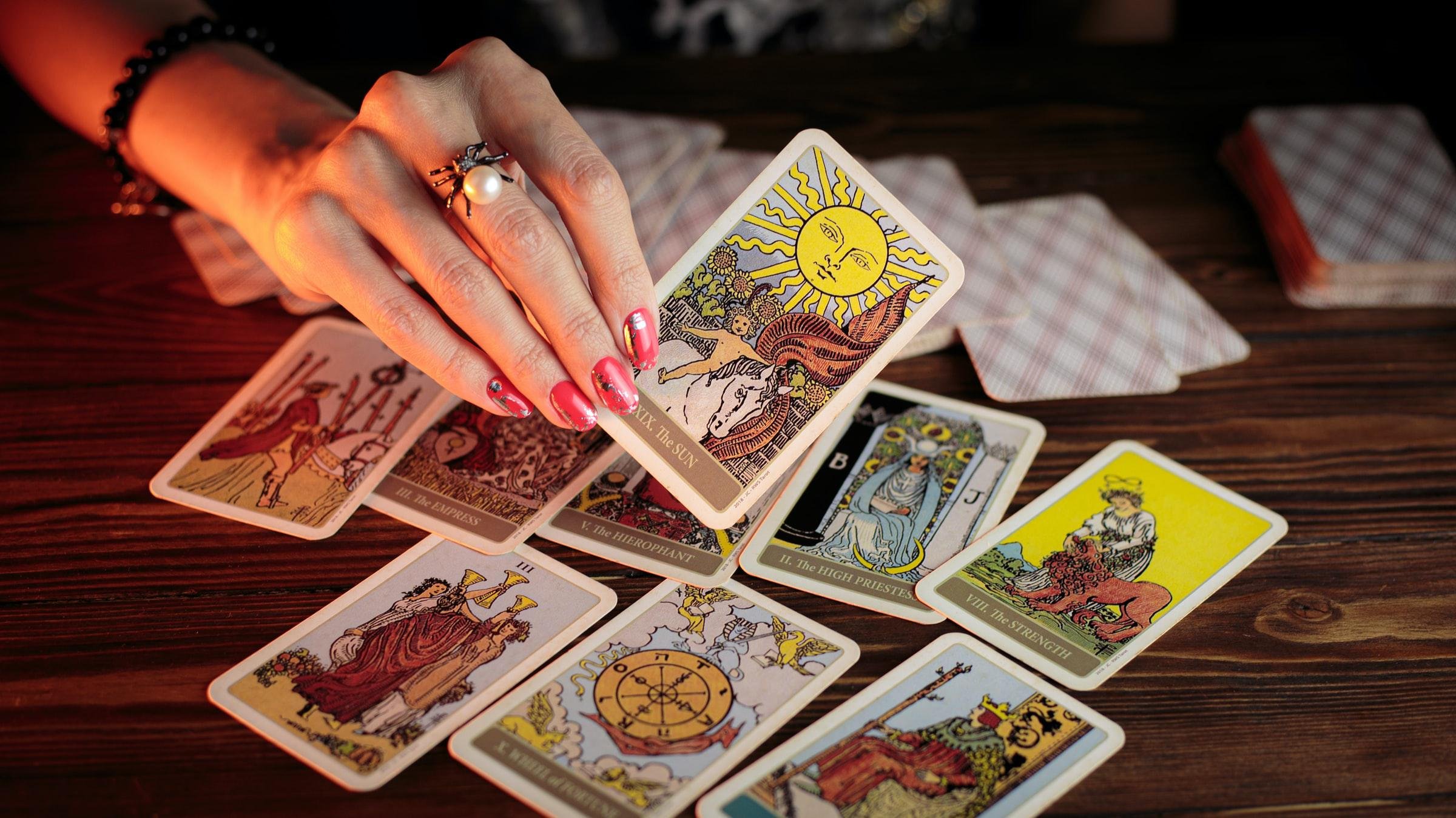 Tarot e baralho cigano - Clube do Tarô - Tarot