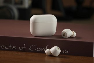 Imagem de: Escolha seu fone de ouvido Bluetooth: ofertas de marcas como QCY, Baseus, Edifier e Anker no AliExpress