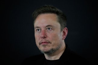 Imagem de: Elon Musk quer comprar a Globo? Bilionário questiona o preço da emissora