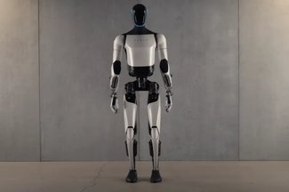 Imagem de: Robô humanoide Optimus, da Tesla, ganha janela de lançamento