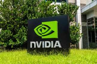 Imagem de: Nvidia vê DeepSeek com bons olhos e confirma que IA usa suas GPUs - entrevista